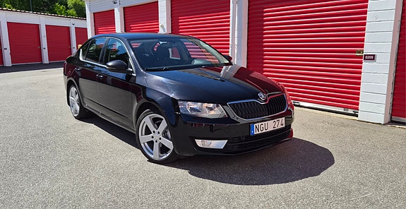 Skoda Octavia 2 of 5