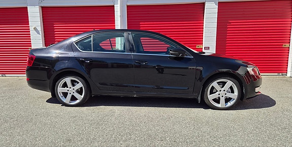 Skoda Octavia 3 of 5