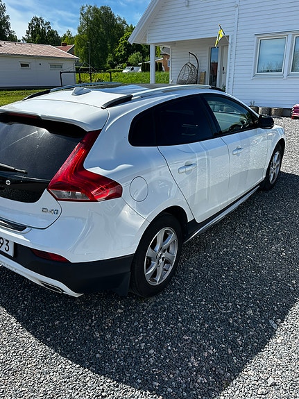 Volvo V40 Cross Country 4 of 5