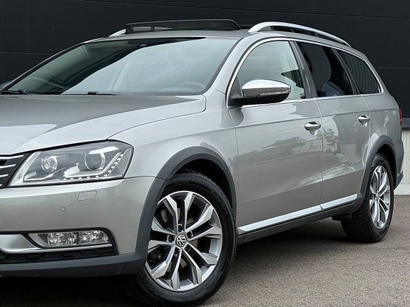 Volkswagen Passat Alltrack 3 of 5