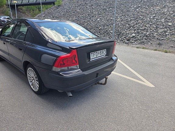 Volvo S60 3 of 5