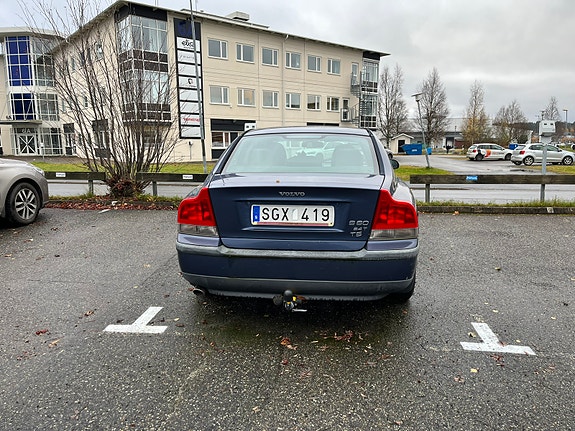 Volvo S60 2 of 5