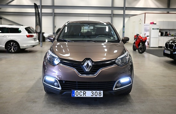 Renault Captur 3 of 5