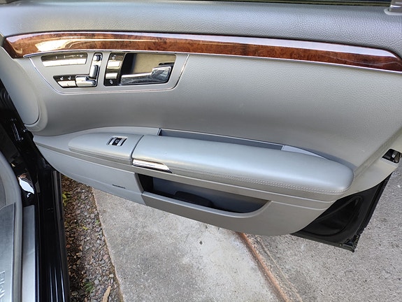 Mercedes-Benz S63 19 of 28