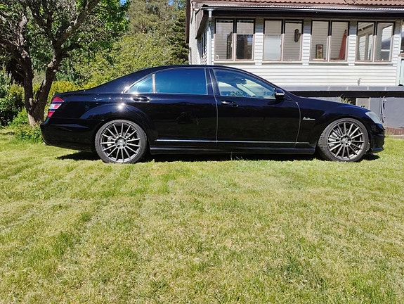 Mercedes-Benz S63 3 of 5