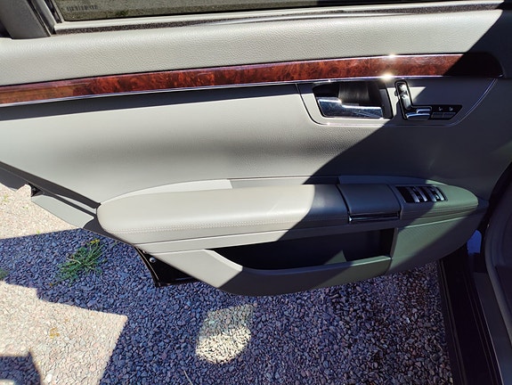 Mercedes-Benz S63 14 of 28