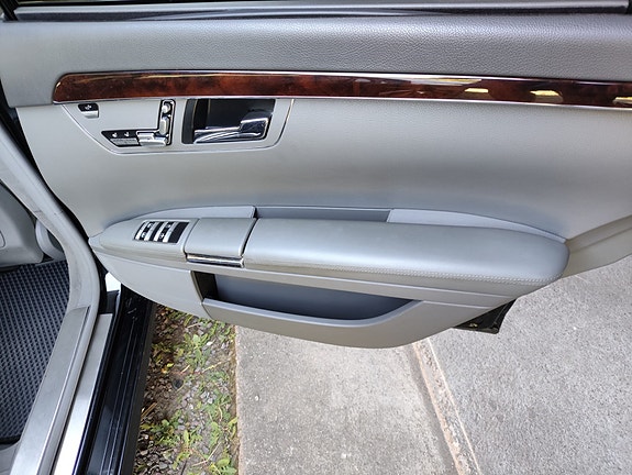 Mercedes-Benz S63 17 of 28