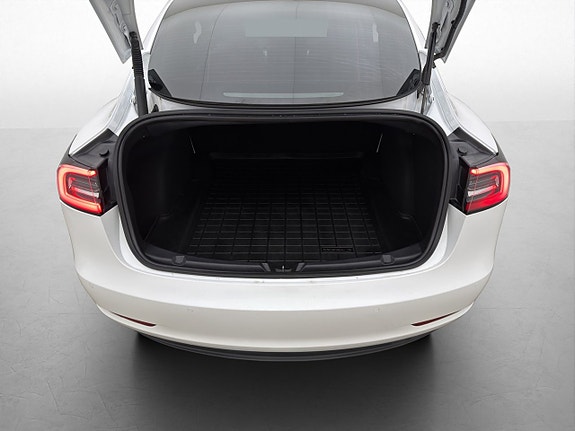 Tesla Model 3 8 of 30