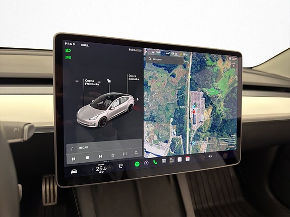 Tesla Model 3 13 of 30