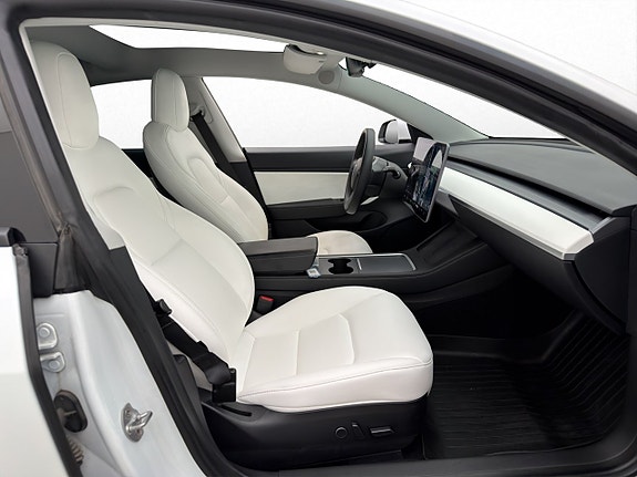 Tesla Model 3 22 of 30