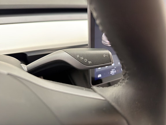 Tesla Model 3 26 of 30