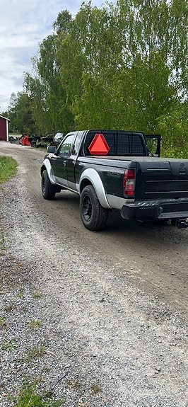Nissan King Cab 4 of 7