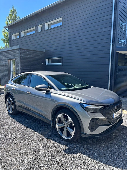 Audi Q4 Sportback e-tron 2 of 5