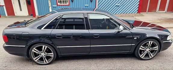 Audi S8 5 of 11