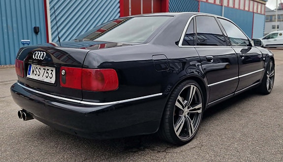 Audi S8 6 of 11