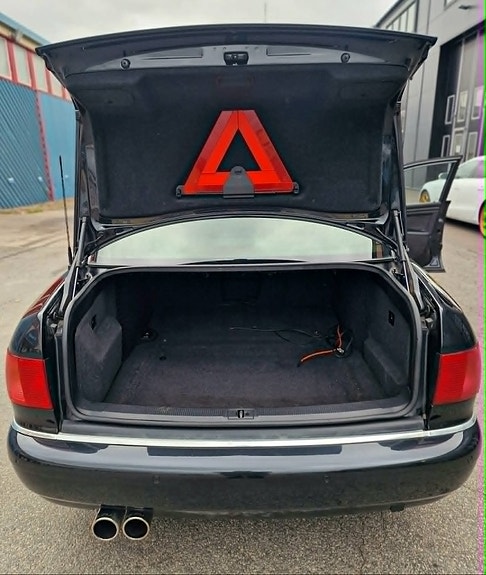 Audi S8 7 of 11