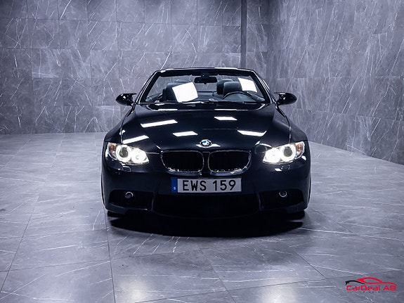 BMW 330d 2 of 5