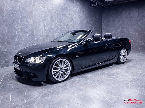 BMW 330d 3 of 5