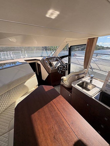 Galeon 360 Fly 2022 – Välutrustad premiumflybridge 4 of 12