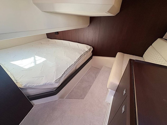 Galeon 360 Fly 2022 – Välutrustad premiumflybridge 7 of 12