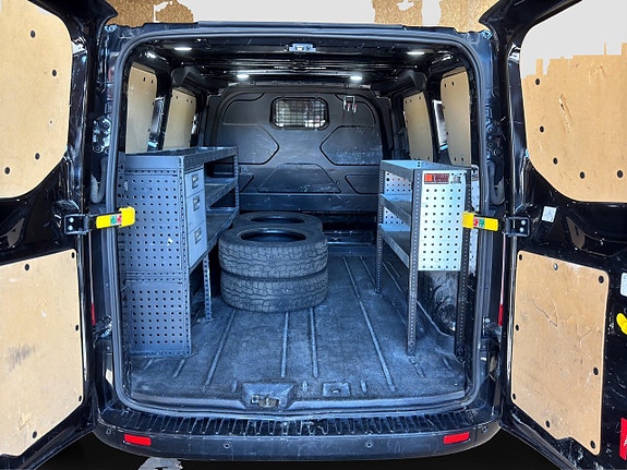 Ford Transit Custom 13 of 15