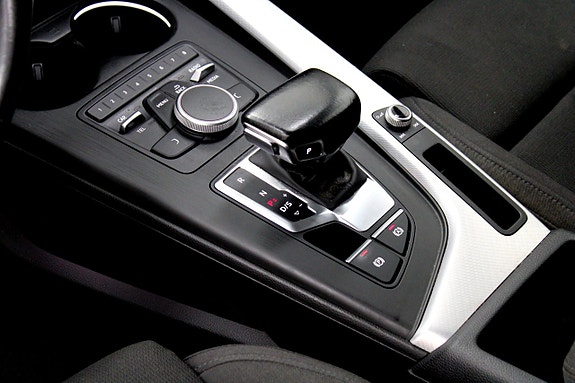 Audi A4 11 of 25
