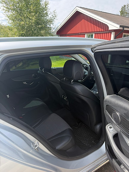 Mercedes-Benz C220 5 of 5