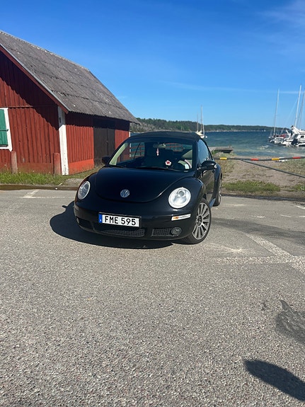 Volkswagen New Beetle 5 of 5
