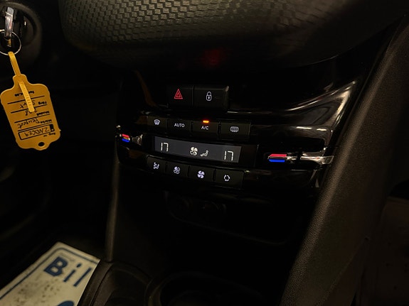 Peugeot 208 21 of 22