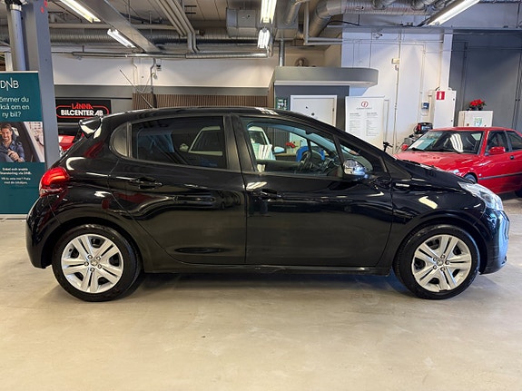Peugeot 208 5 of 5