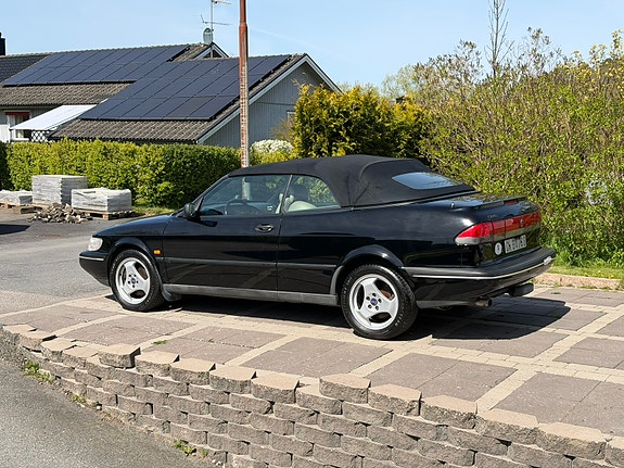 Saab 900 4 of 5