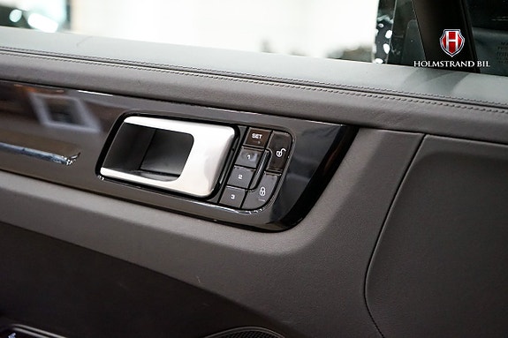 Porsche Cayenne 12 of 29