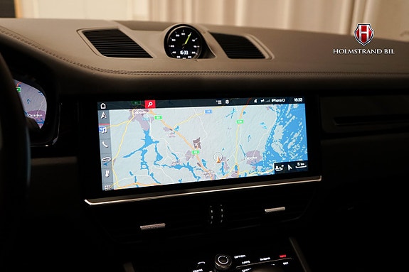 Porsche Cayenne 25 of 29