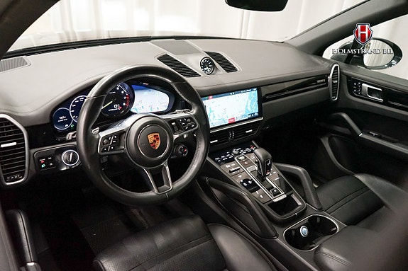 Porsche Cayenne 9 of 29