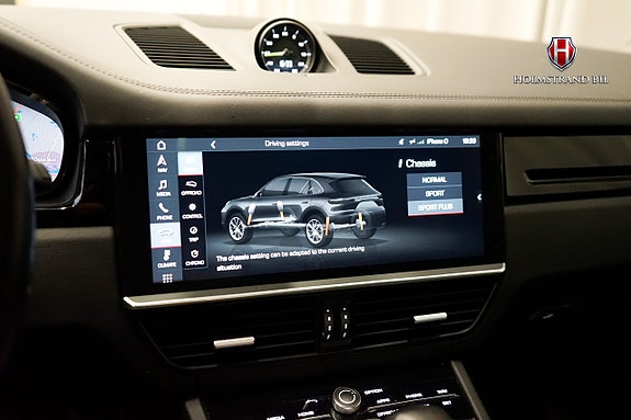 Porsche Cayenne 24 of 29