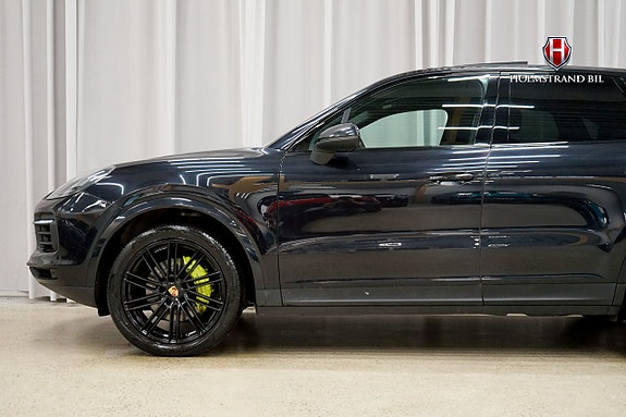 Porsche Cayenne 7 of 29