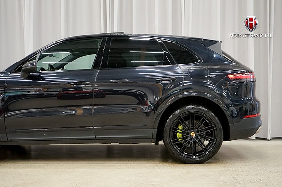 Porsche Cayenne 8 of 29