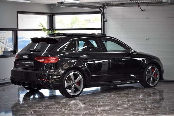 Audi RS3 4 of 5