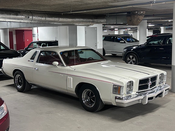 Chrysler 300 3 of 5