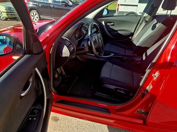 BMW 116i 9 of 23