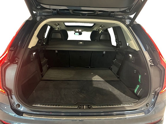 Volvo XC90 14 of 16
