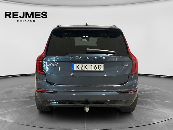 Volvo XC90 8 of 16