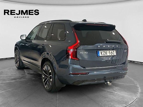 Volvo XC90 2 of 5