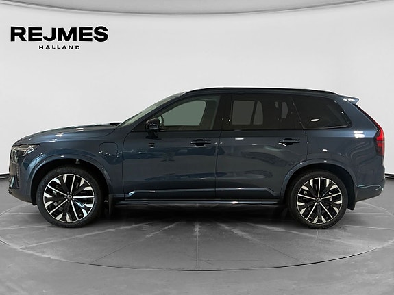 Volvo XC90 3 of 5