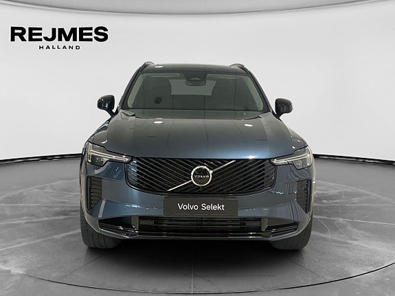 Volvo XC90 9 of 16
