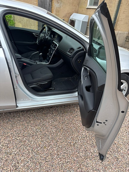 Volvo V40 4 of 5
