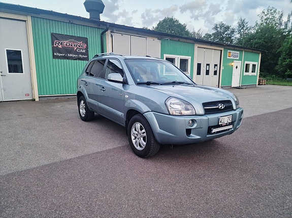 Hyundai Tucson 2 of 5
