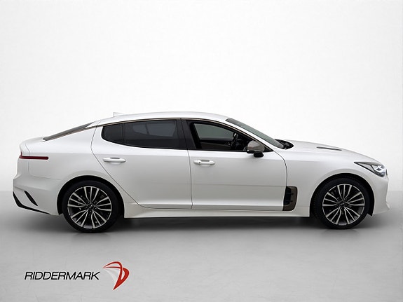 Kia Stinger 9 of 30