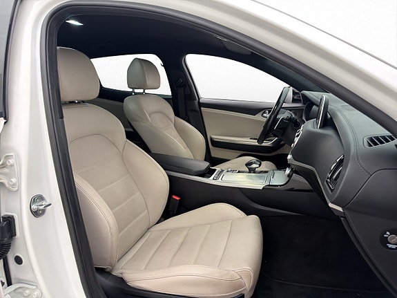 Kia Stinger 14 of 30