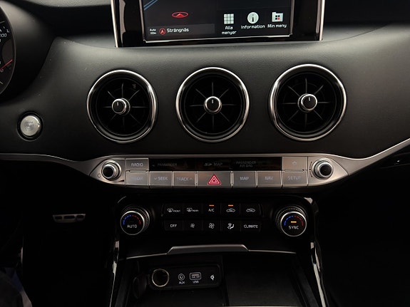 Kia Stinger 28 of 30